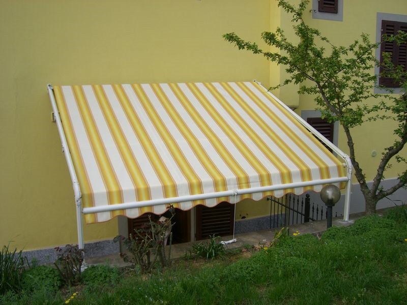 Tende a capanno su misura per giardini e terrazzi