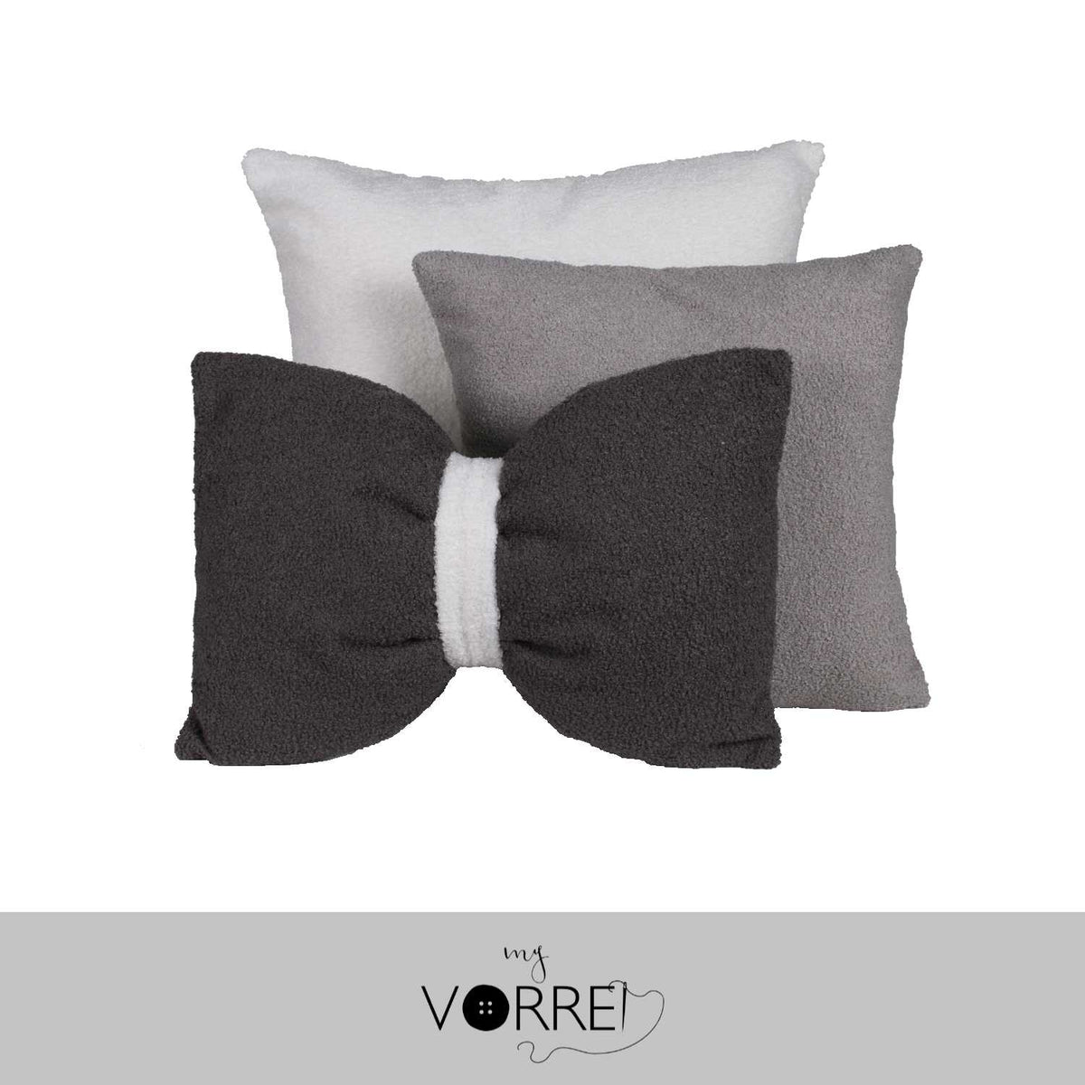Tris Cuscini Peluche 1 60x60 1 45x45 1 Caramella 30x60 Con imbottitura fiocco anallergico Sfoderabili In 3 Tonalità Colore Bianco Argento Antracite
